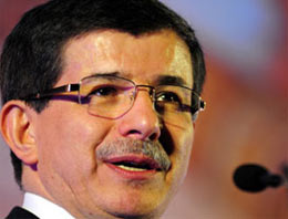 Bakan Ahmet Davutoğlu Katar'da